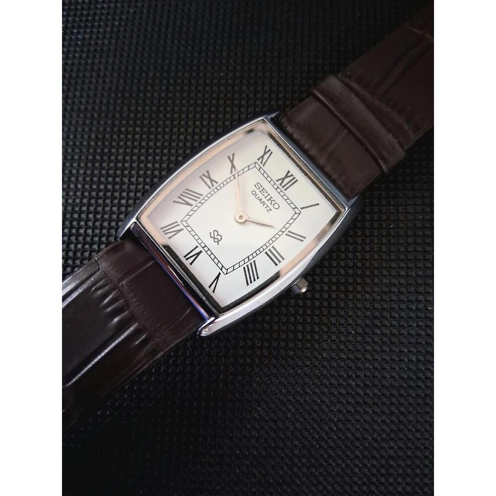 Vintage Seiko Barrel Tank Men's Leather Watch